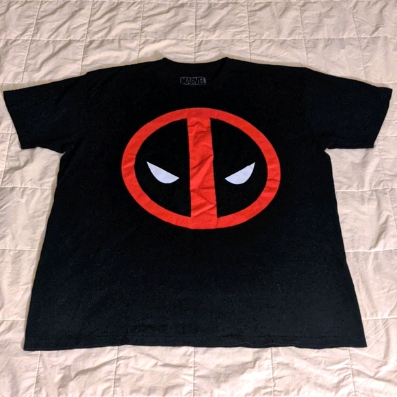 Deadpool Logo tee - Picture 2 of 3